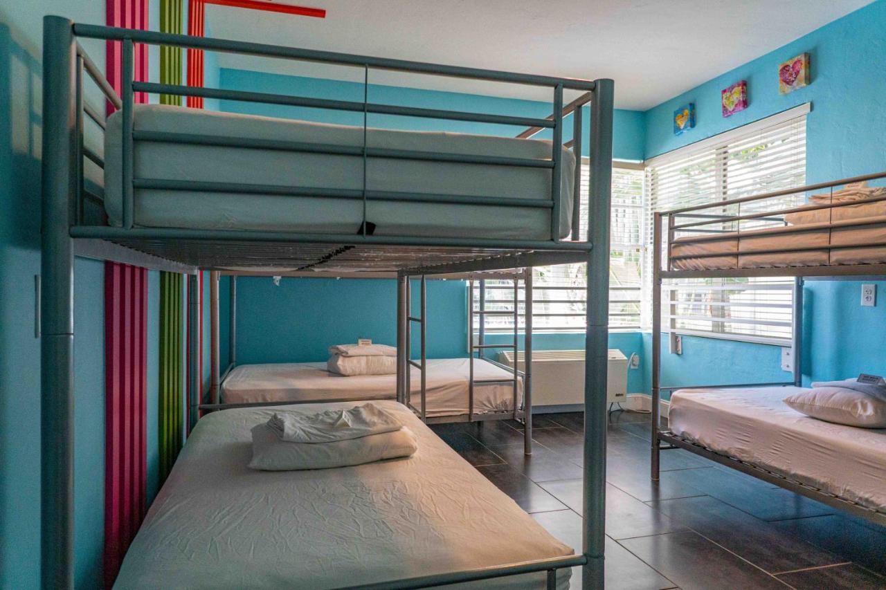Beds N' Drinks Hostel Маями Бийч Екстериор снимка